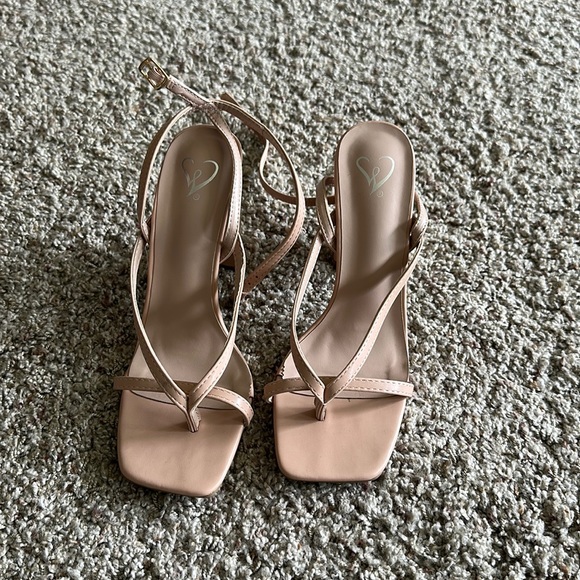 Windsor Shoes - NEW Trendy Pink Strapped Sandals